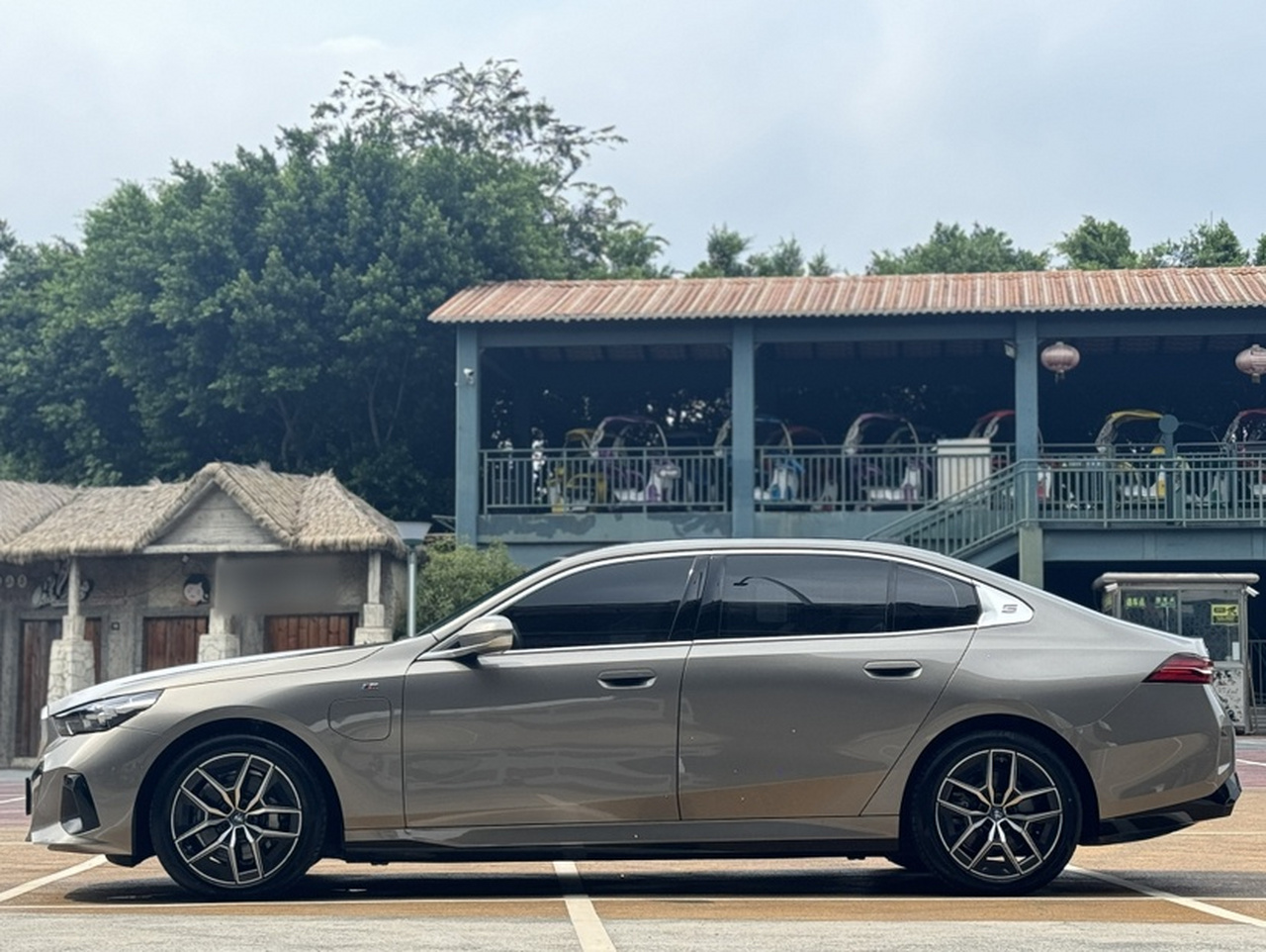 i5 2024 eDrive 35L M Sport Package photo 3