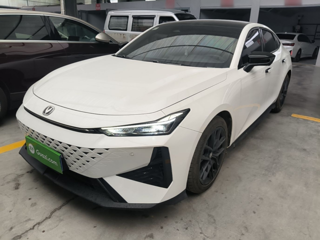UNI-V 2024 1.5T Premium