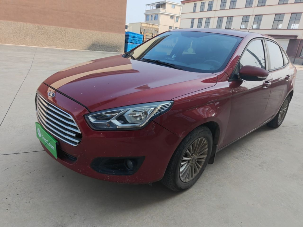 Escort 2015 1.5L AT Comfort