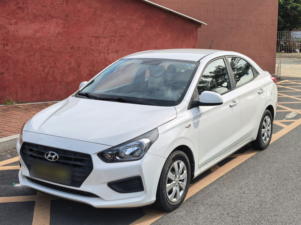 Verna 2017 1.4L MT Refresh Edition China VI