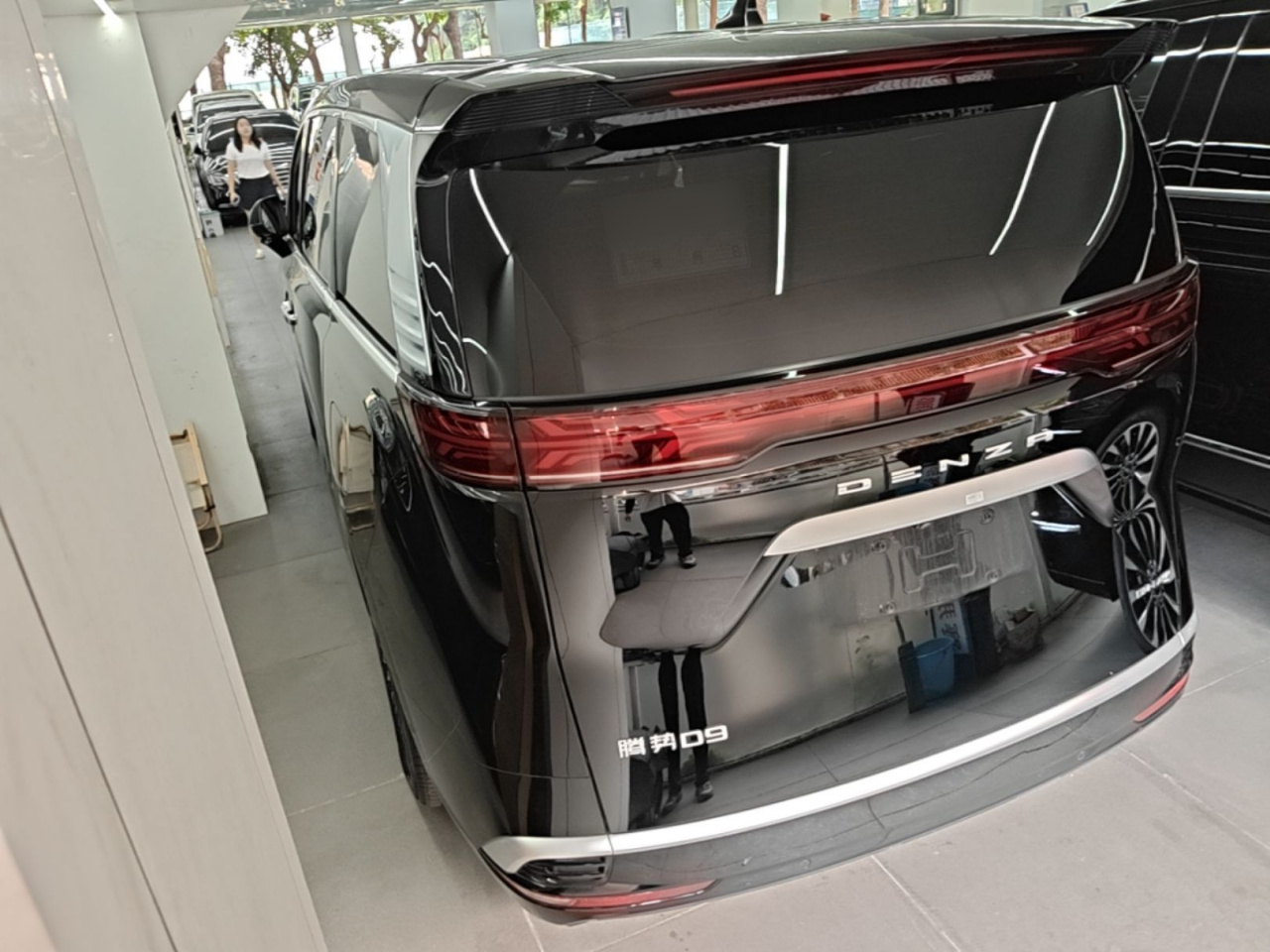 D9 2022 DM-i 970 AWD Flagship photo 4