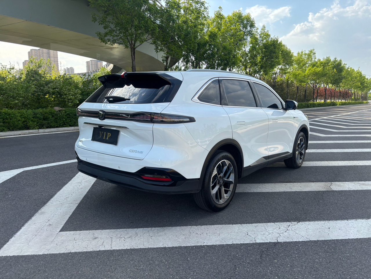 CS75 PLUS 2025 4th Gen 1.5T photo 3