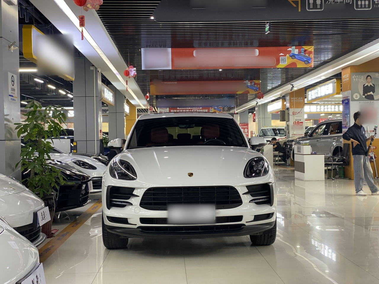 2018 Macan 2.0T photo 2
