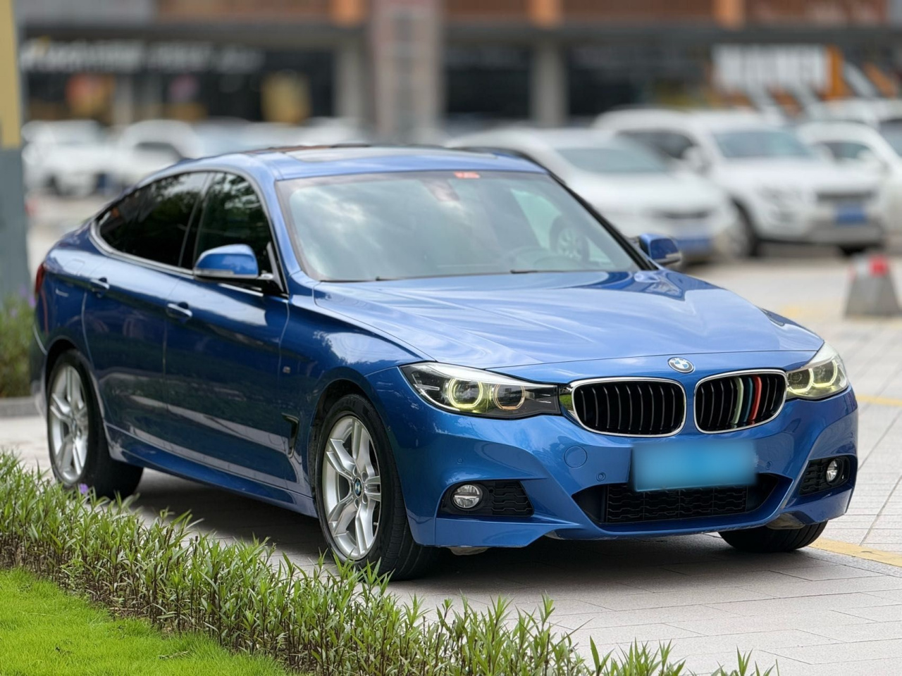 3 SeriesGT 2019 320i M Sport Package photo 3