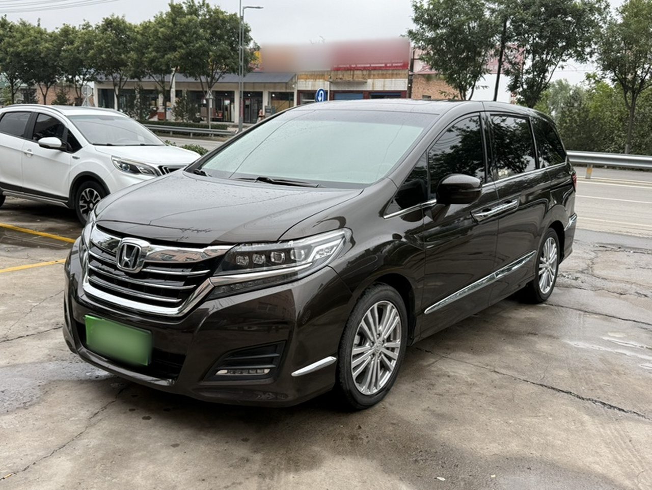 Elysion 2016 2.4L Luxury