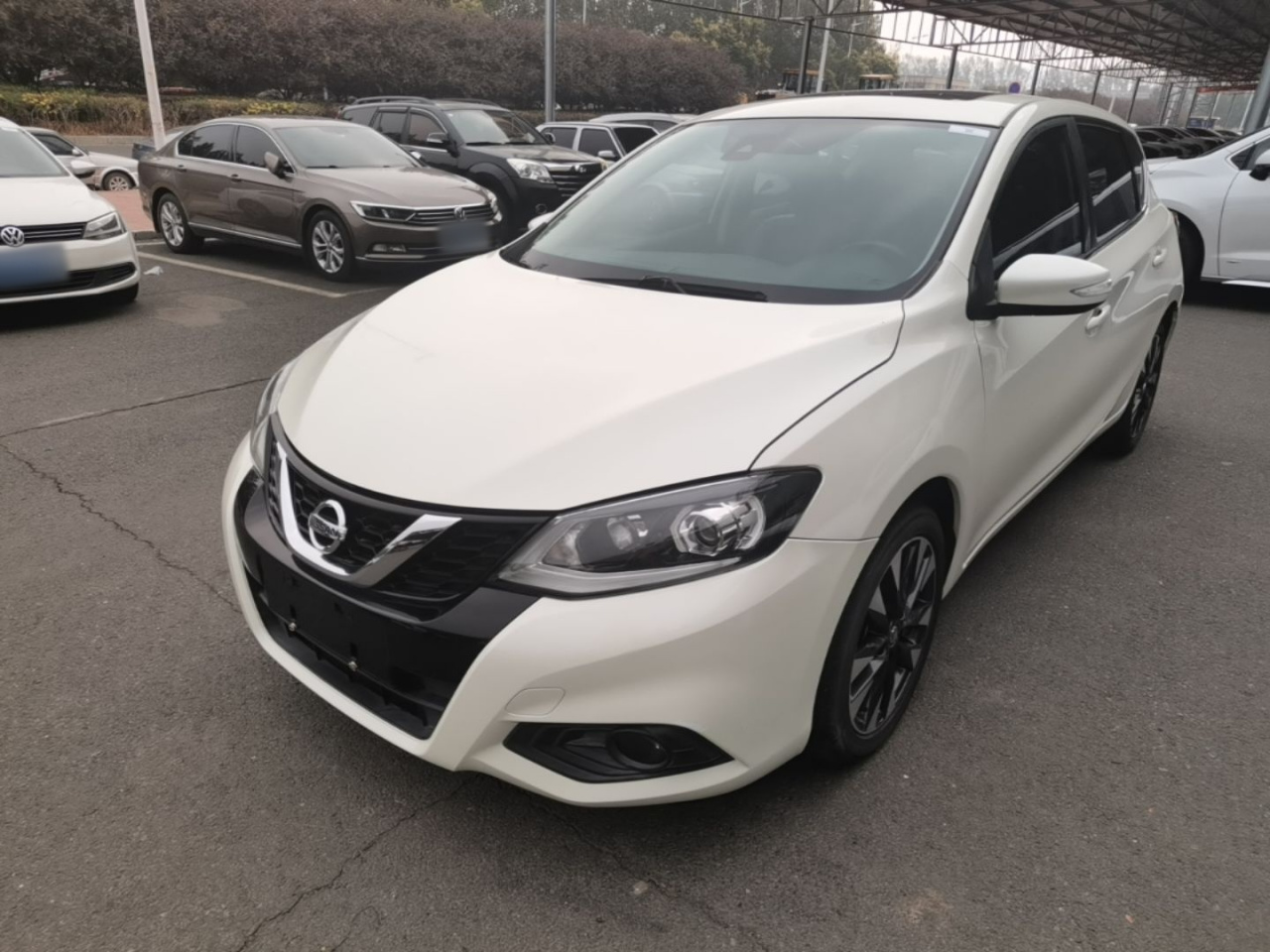 Tiida 2016 1.6L CVT Smart Premium