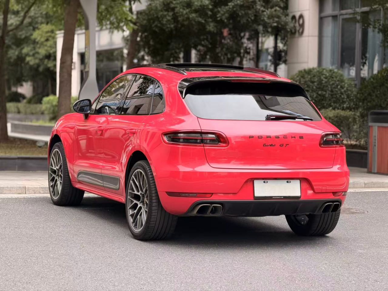 2017 Macan Turbo 3.6T photo 4