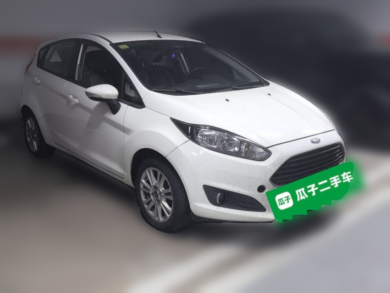 2013 Hatchback 1.5L AT Fashion photo 3