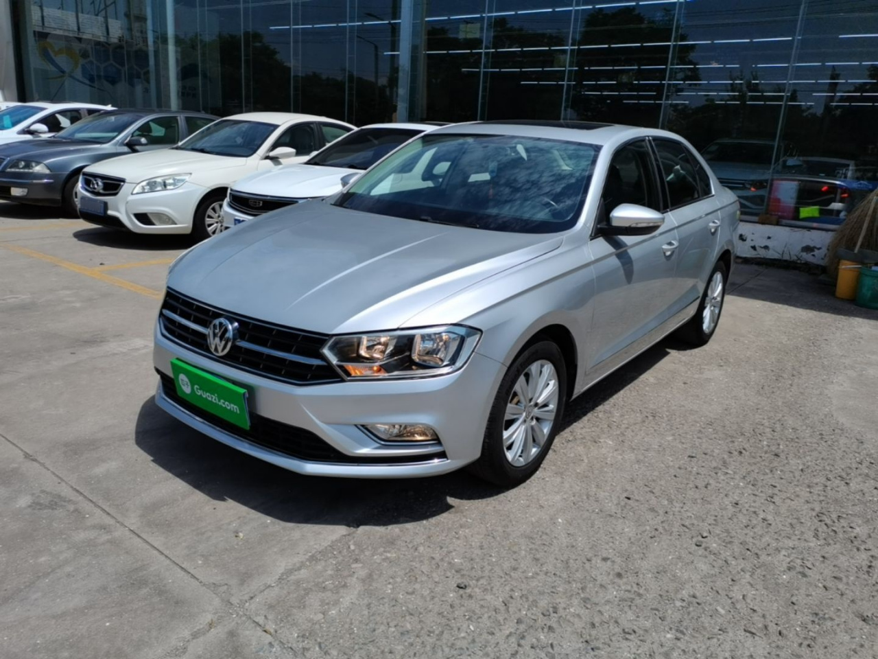 Bora 2016 1.6L AT Comfort