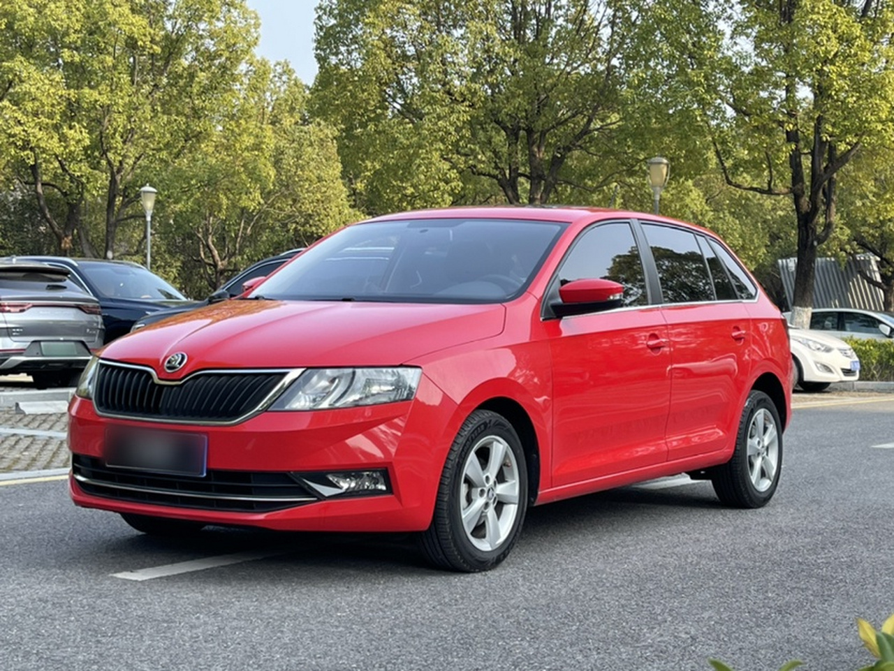 Rapid Spaceback 2019 Facelift 1.5L AT Comfort China VI