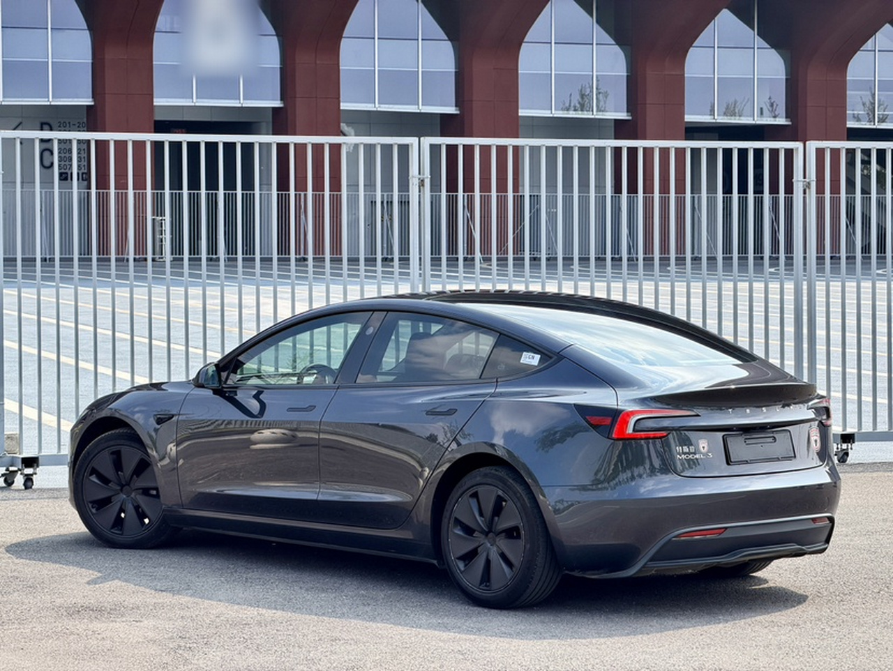 Model 3 2023 RWD photo 4