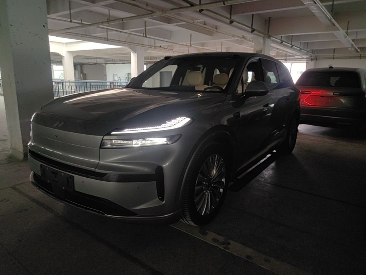 L90 2025 Ultra 6-Seater 60