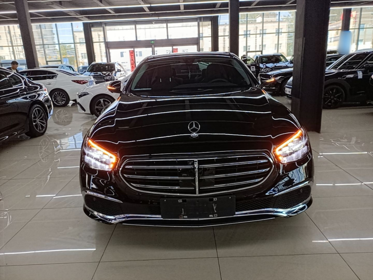E-Class EV 2022 Facelift E 350 e L PHEV photo 2