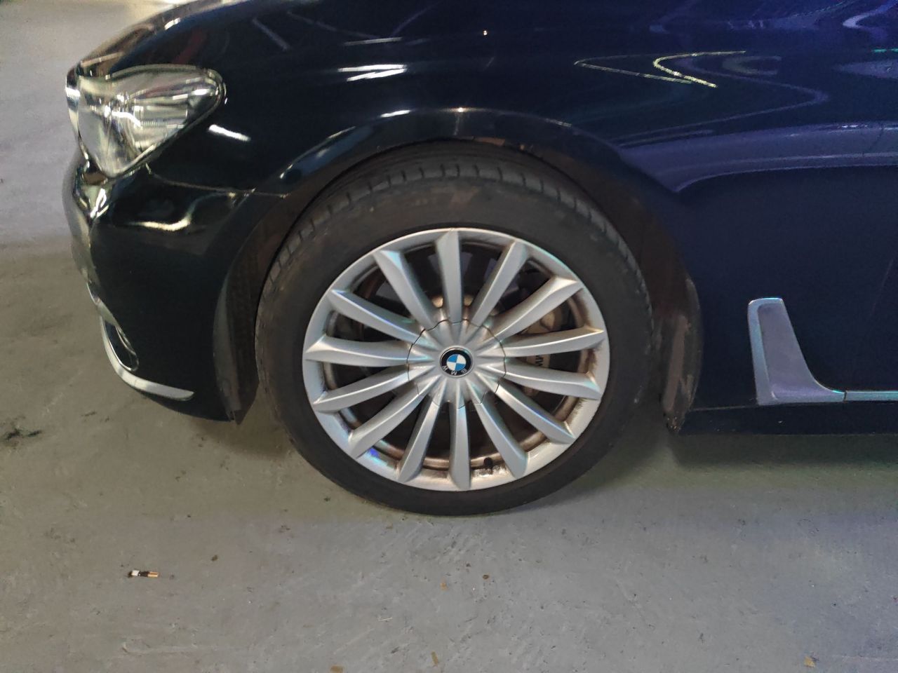 7 Series 2018 730Li Leading Excellence photo 2