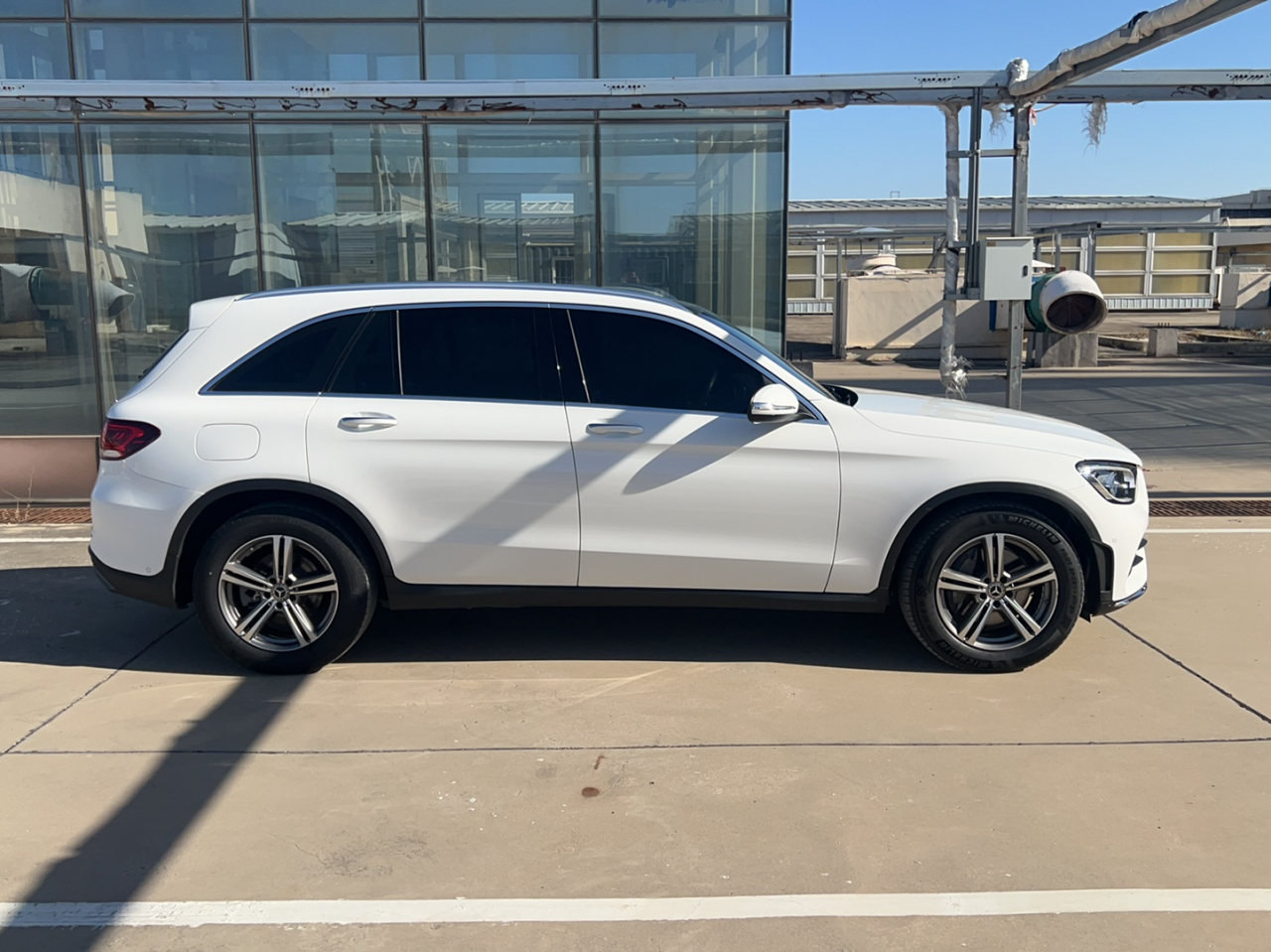 GLC 2020 GLC 260 L 4MATIC Luxury photo 3