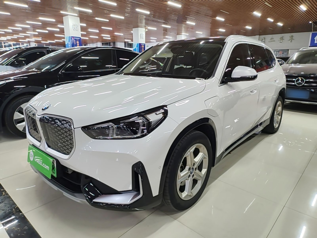 iX1 2023 eDrive25L X Design Package