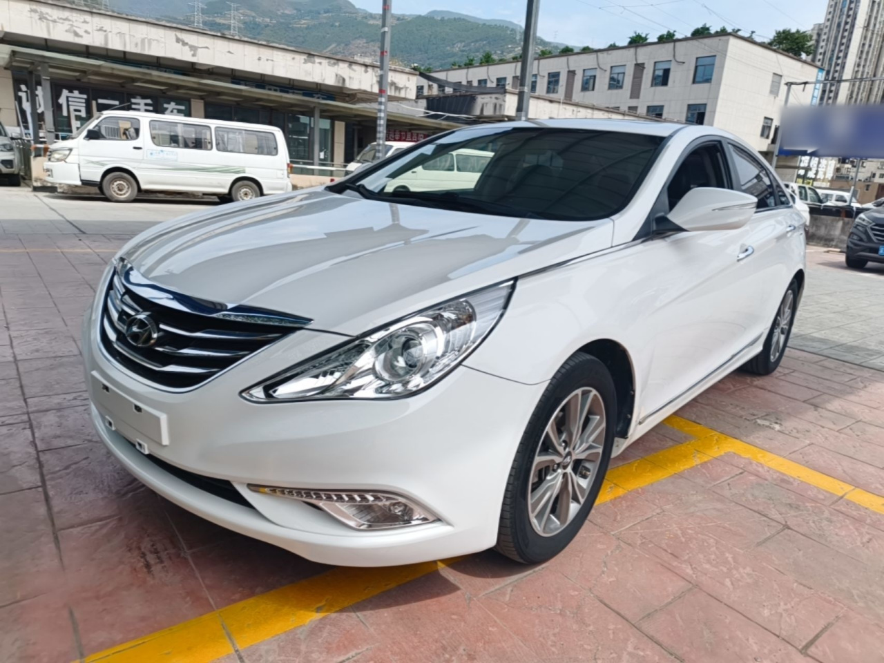 Sonata 2015 Classic 2.0L AT Luxury