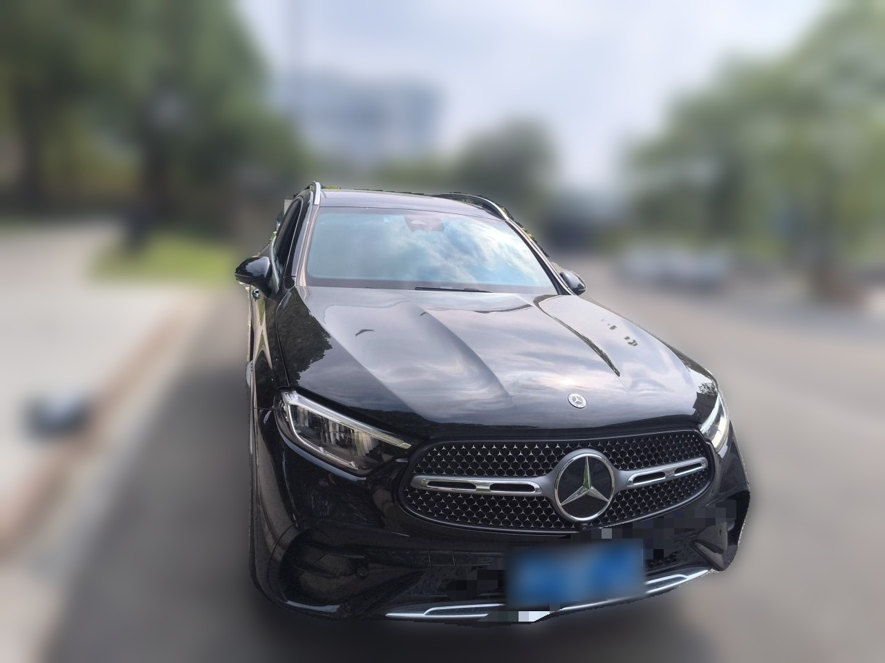 GLC 2023 GLC 300 L 4MATIC Dynamic 5-Seater photo 3
