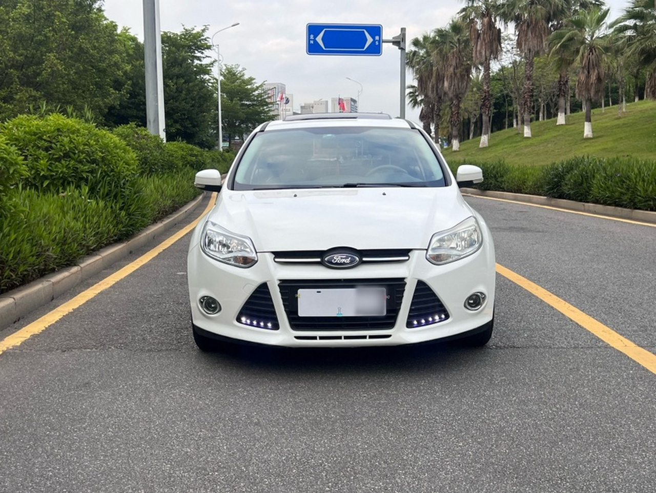 Focus 2012 Hatchback 1.6L AT photo 2