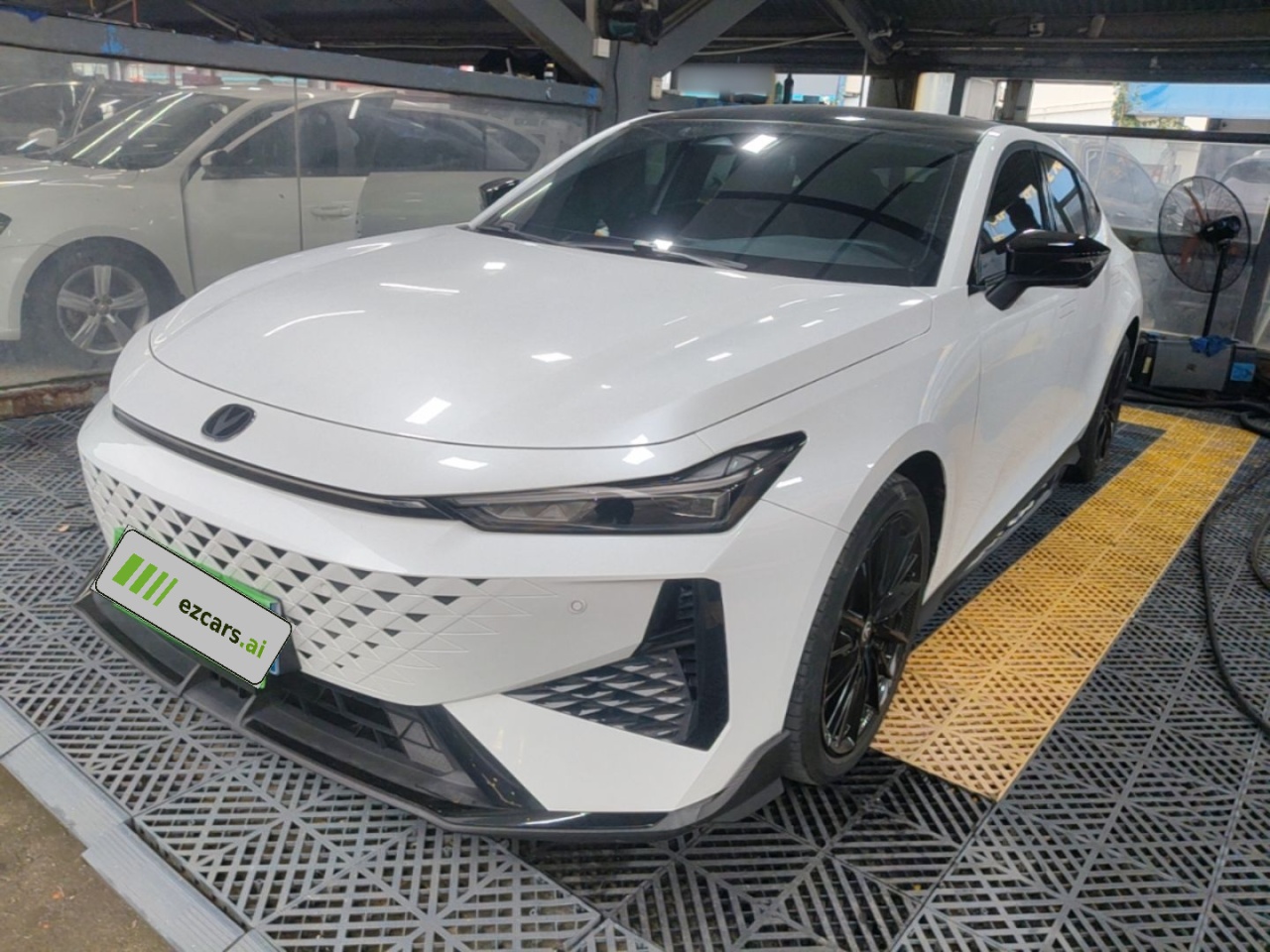 UNI-V 2024 1.5T Premium Sport