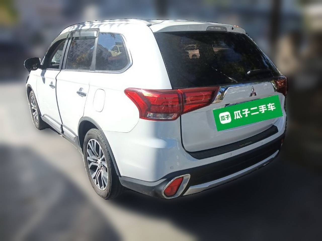 Outlander 2016 2.4L AWD Luxury 7-Seater photo 4