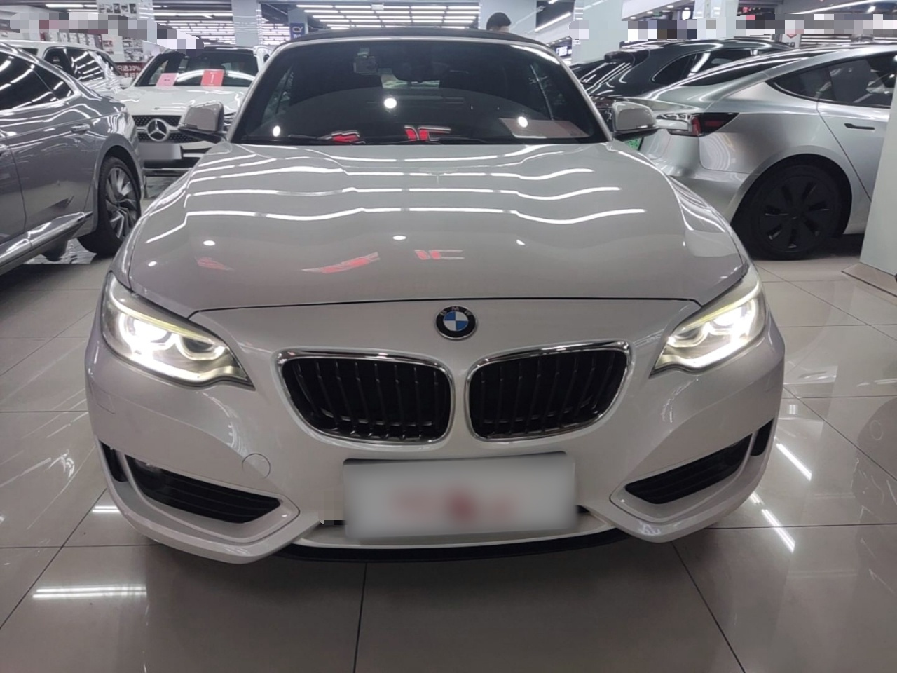 2 Series Imported 2017 220i Convertible Coupe Leading photo 2