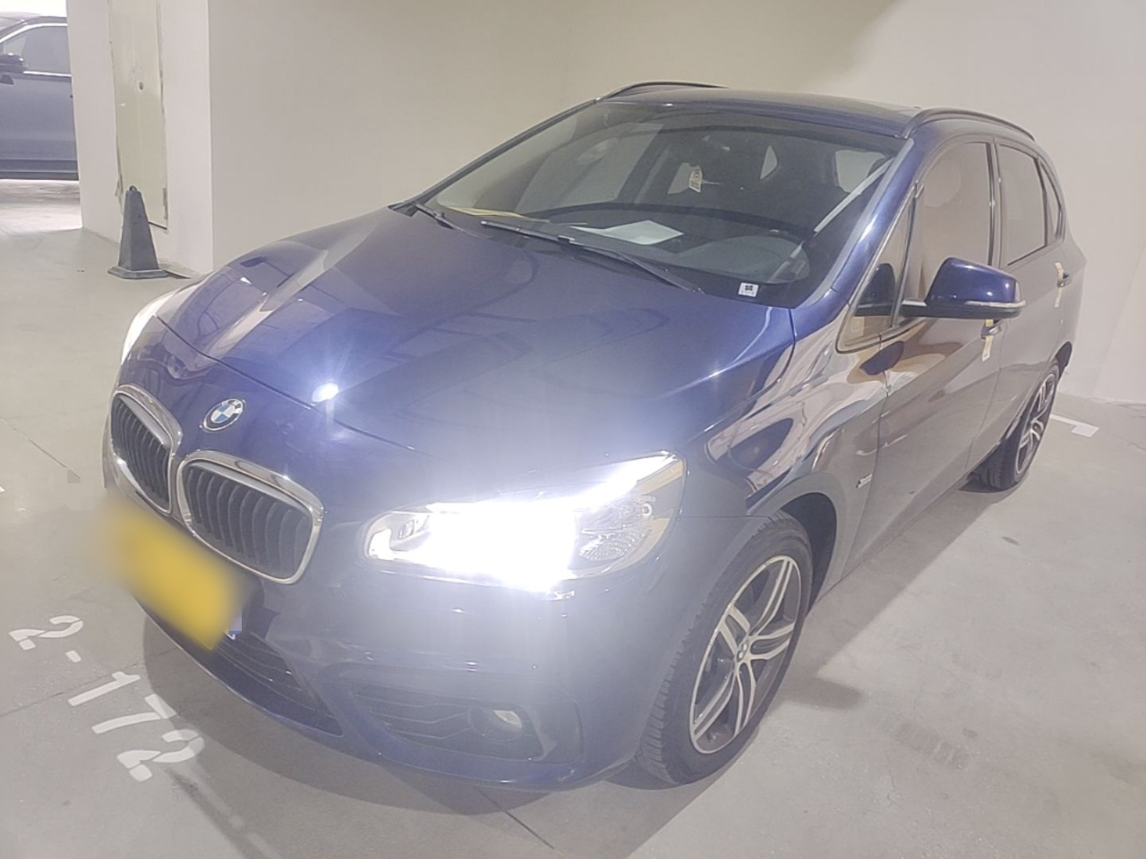 2 Series Wagon 2016 218i Sport Design Package