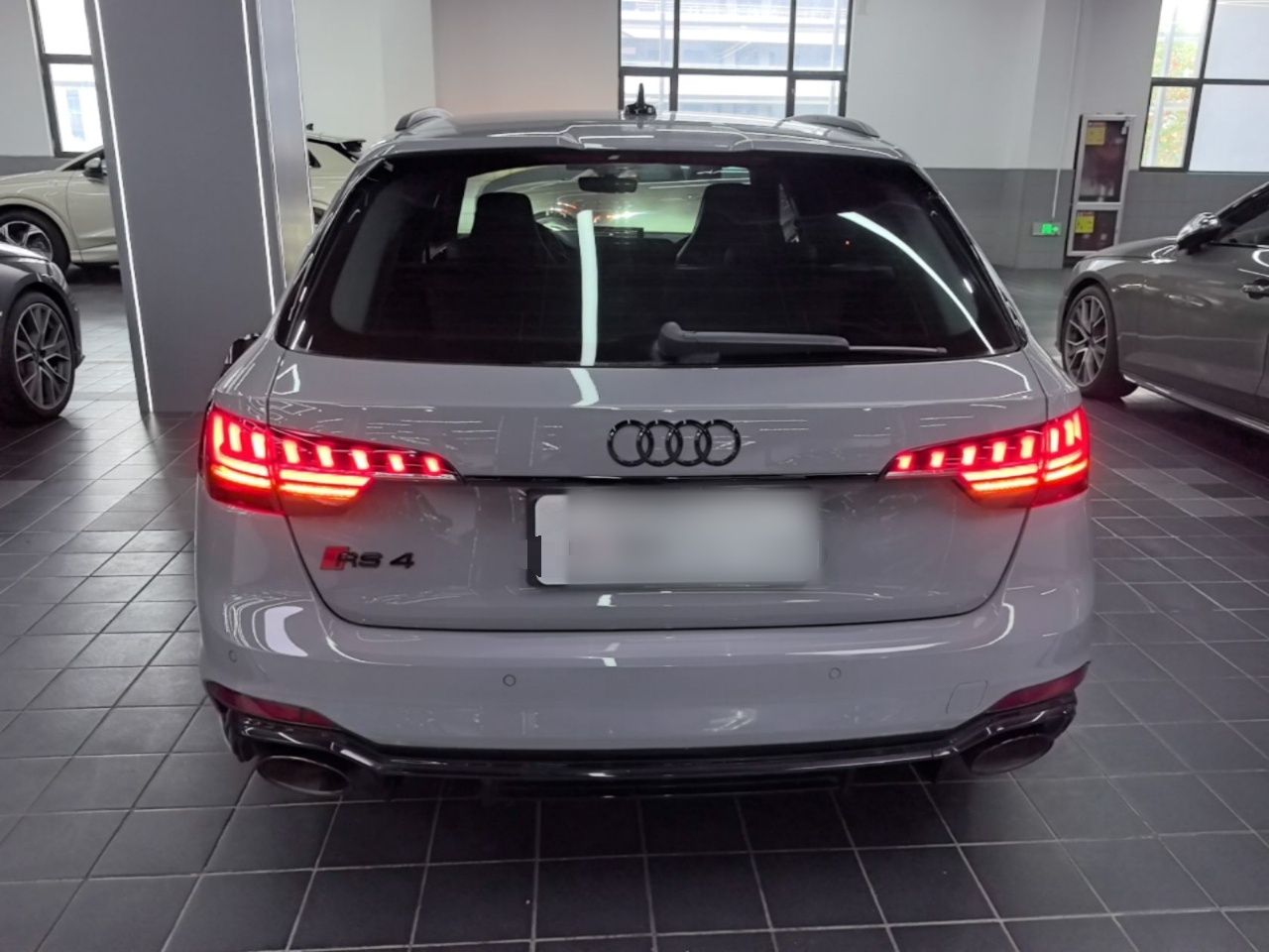 RS 4 2023 RS4 Avant photo 5