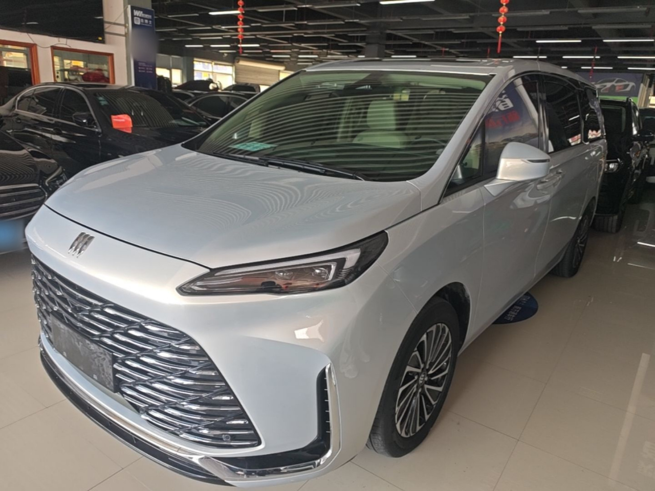GL8 EV 2025 Exclusive