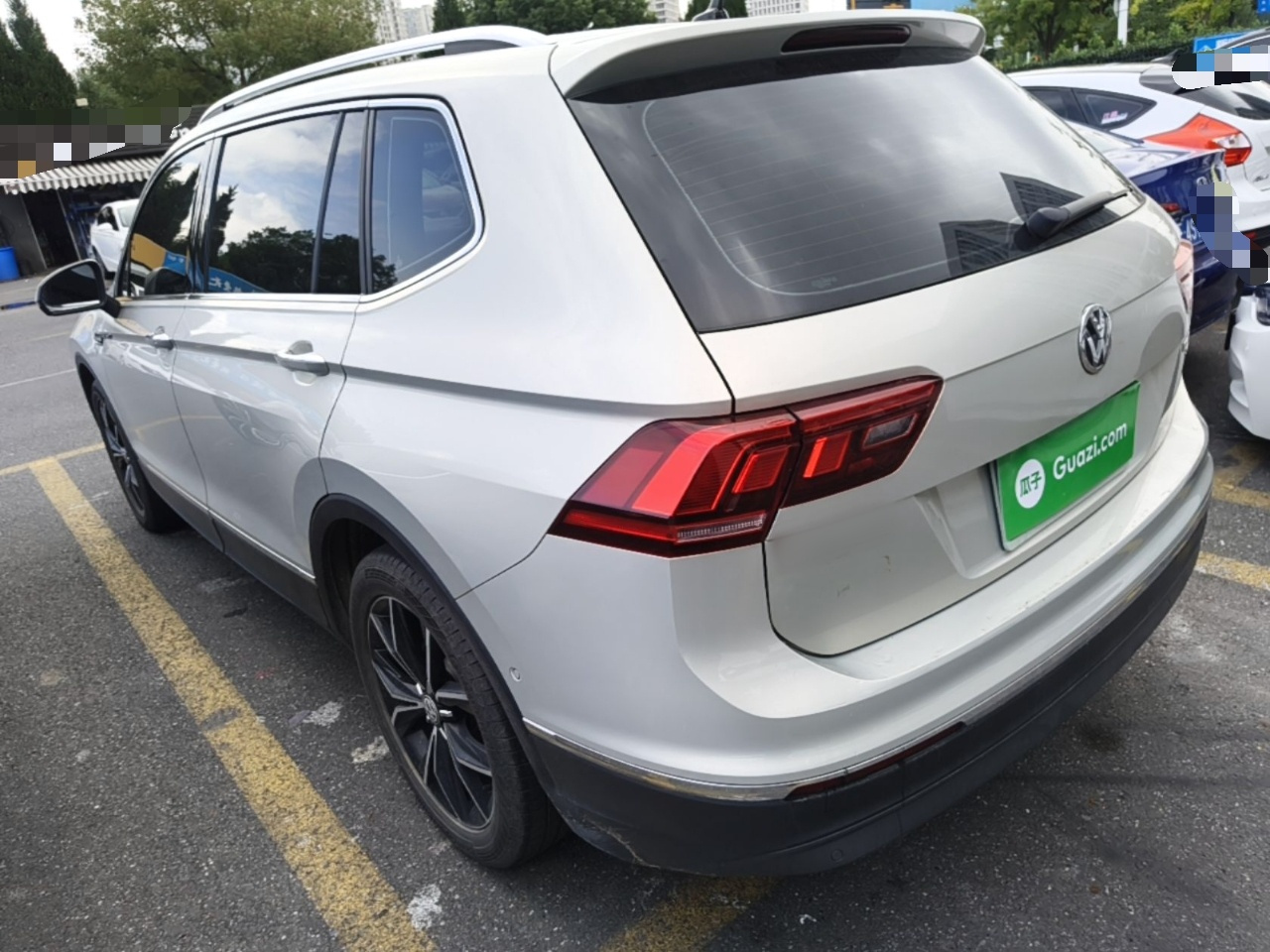 Tiguan L 2019 Facelift 330TSI AT RWD Luxury China VI photo 4