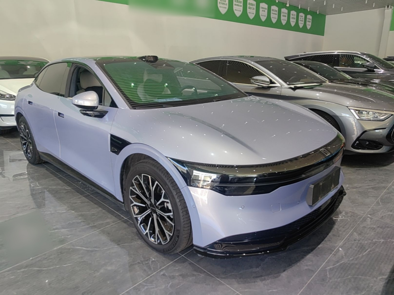 007 2025 RWD ADAS 75kWh photo 3