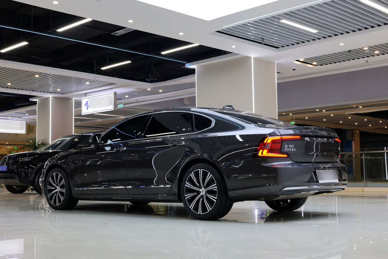 S90 2023 B5 Luxury photo 5