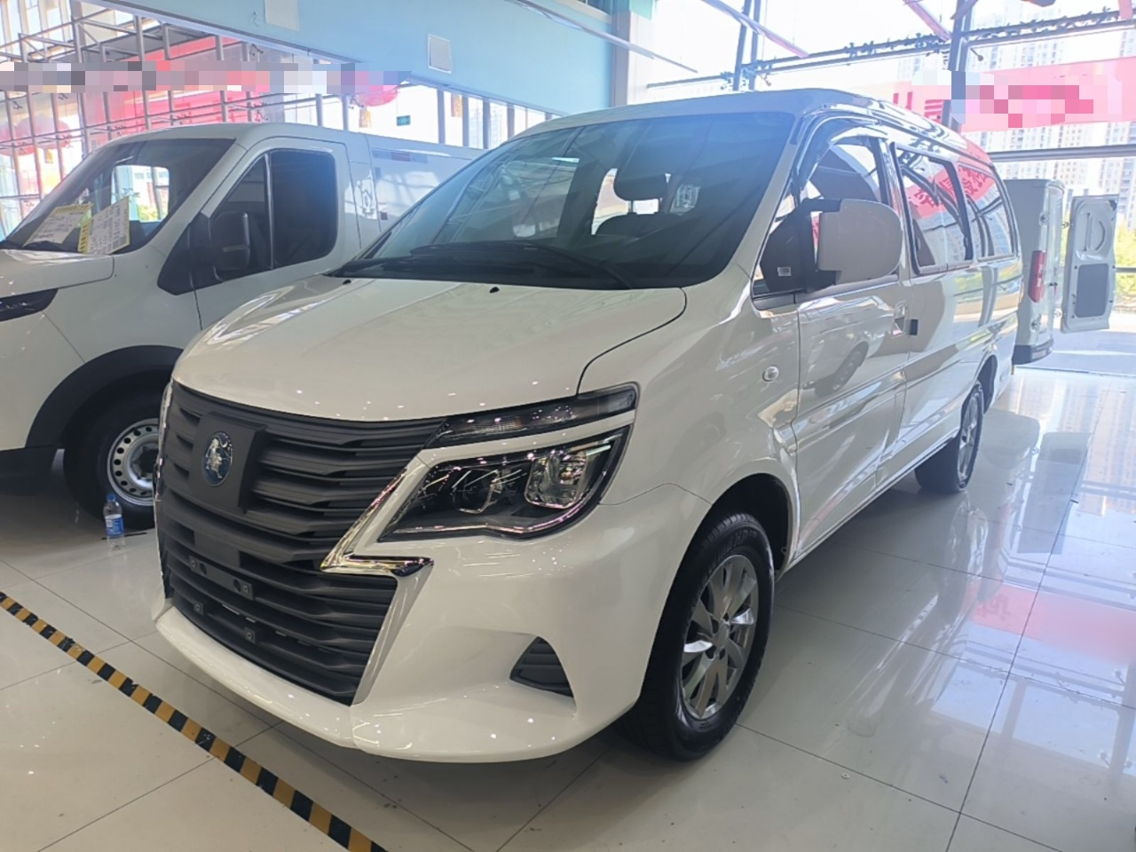 Lingzhi M5EV 2025 410km 7-Seater
