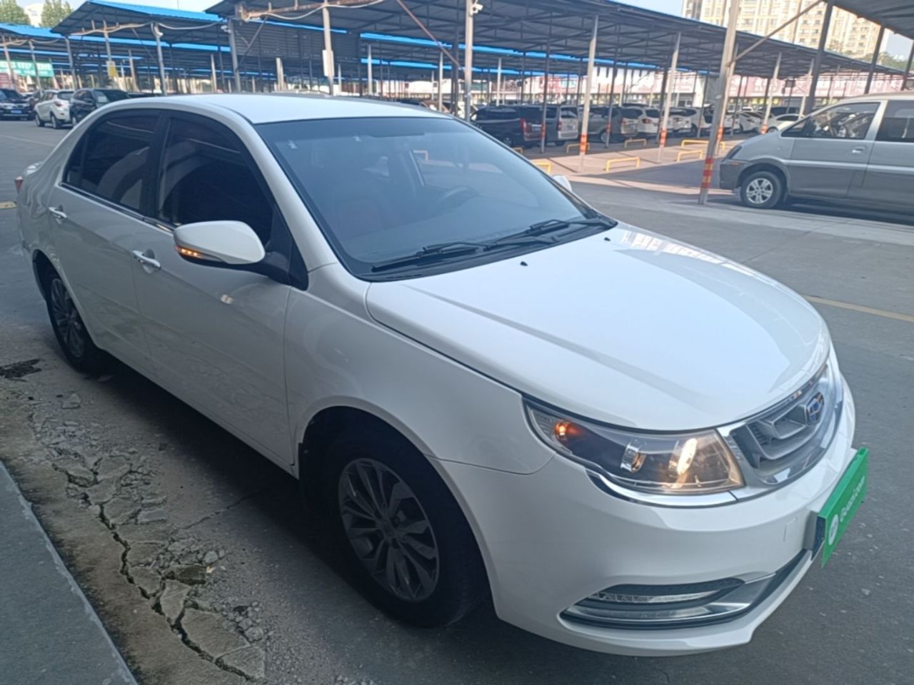 Vision 2017 1.5L AT photo 3
