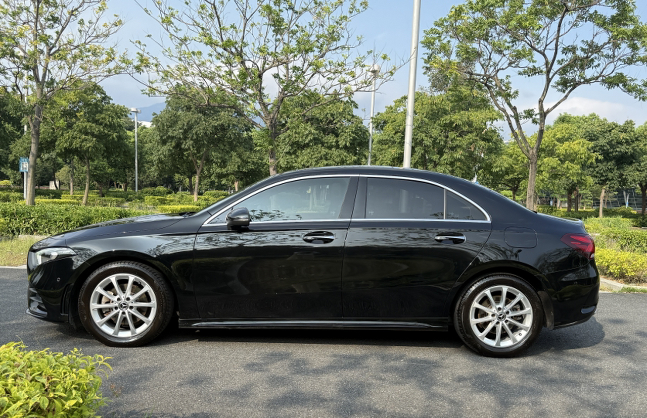 A-Class 2019 A 200 L Sport photo 2