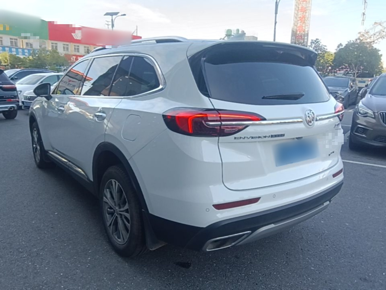2022 Envision Plus 652T 5-Seater Luxury photo 4