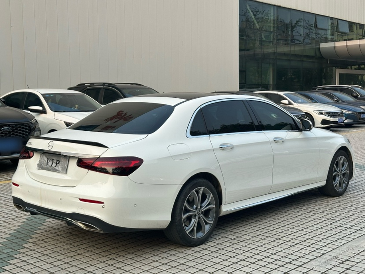 E-Class 2022 Facelift E 300 L Sport Fashion photo 4