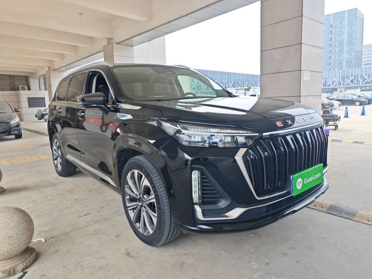 2023 400T AWD 6-Seater photo 5