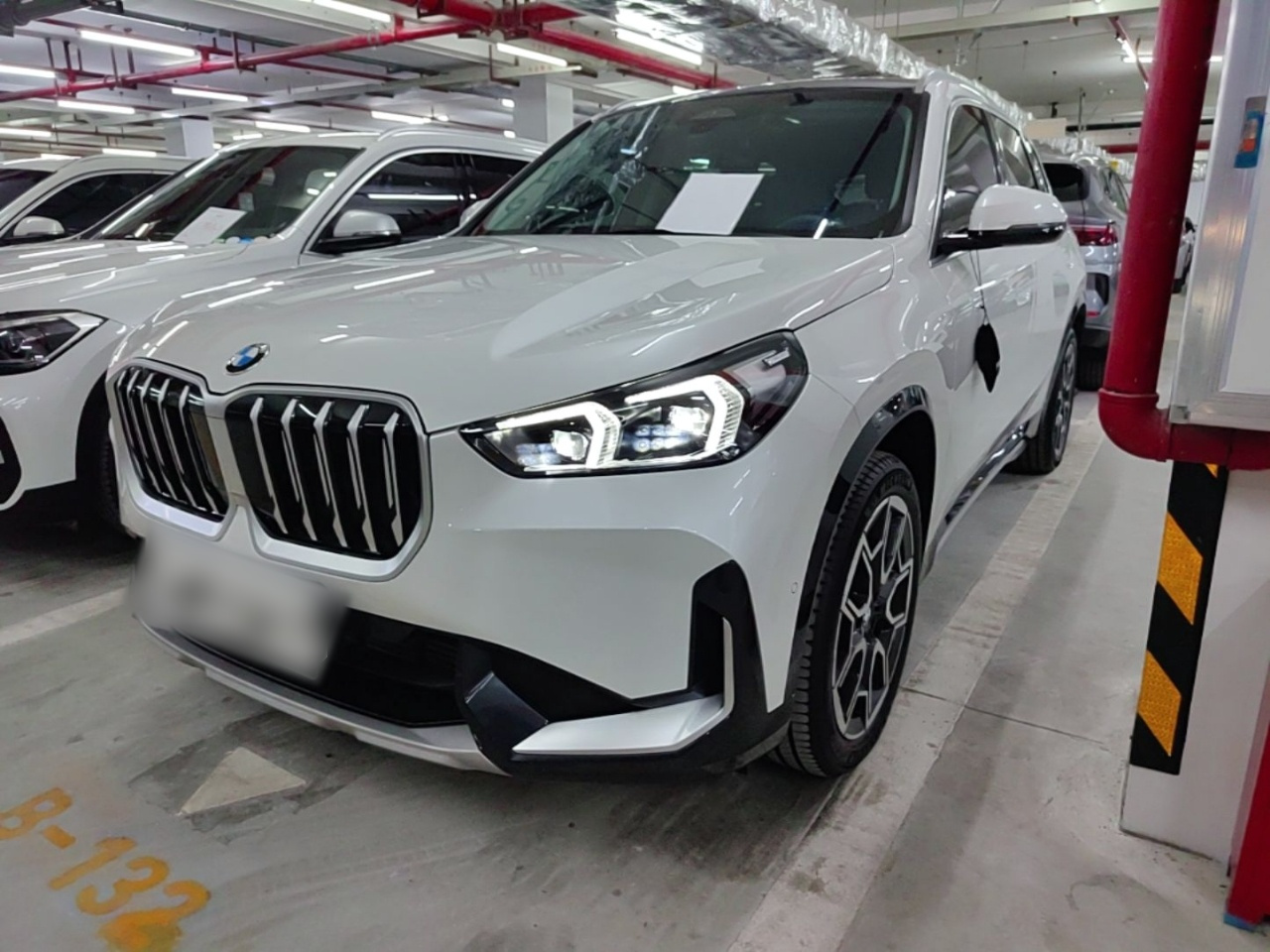 X1 2025 sDrive25Li X Design Package