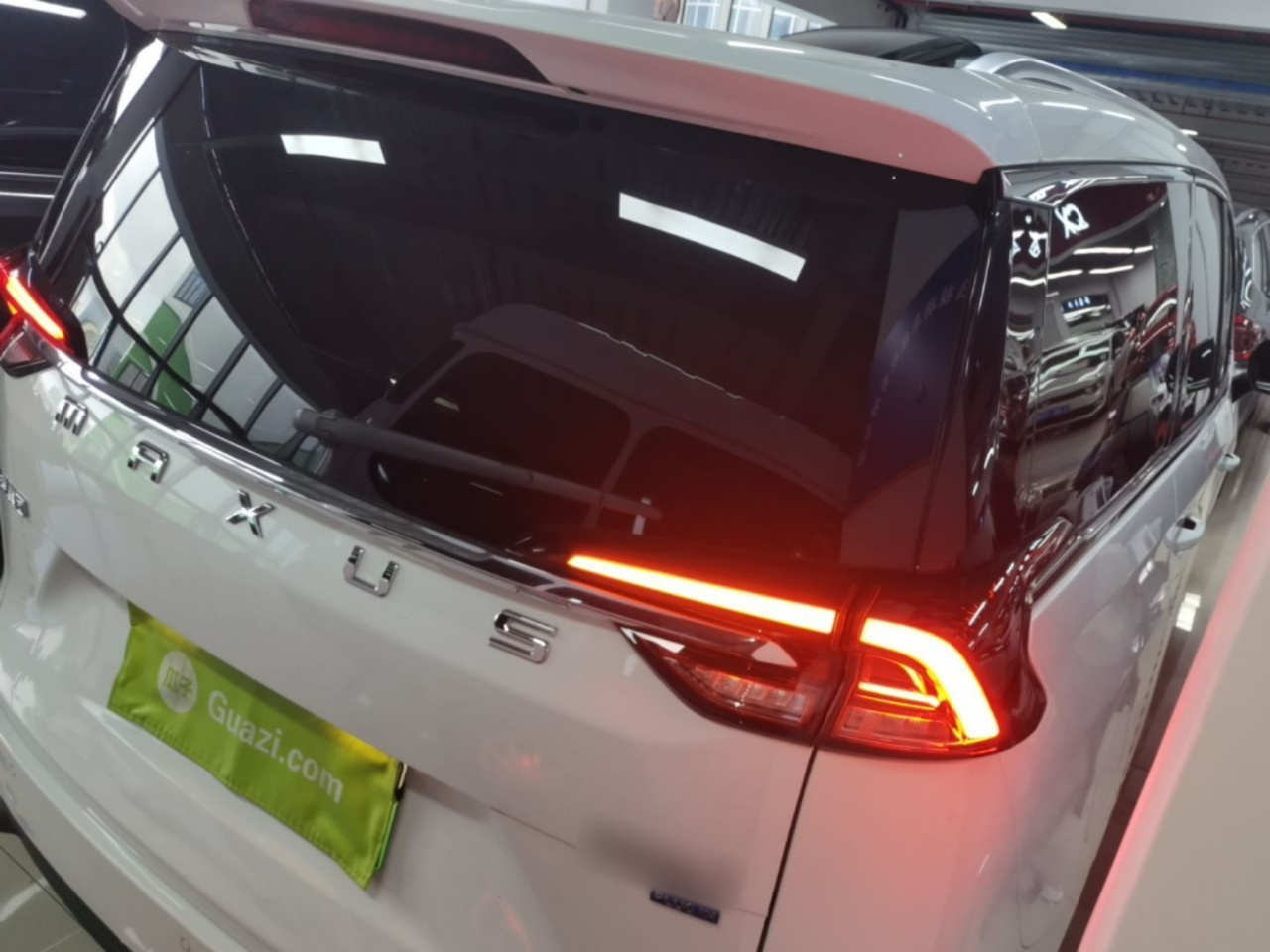 MAXUS EUNIQ 5 2020 1.3T PLUG IN Luxury photo 4