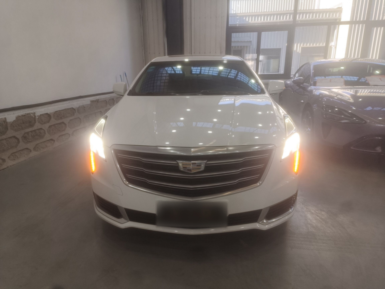 XTS 2018 28T Tech photo 2