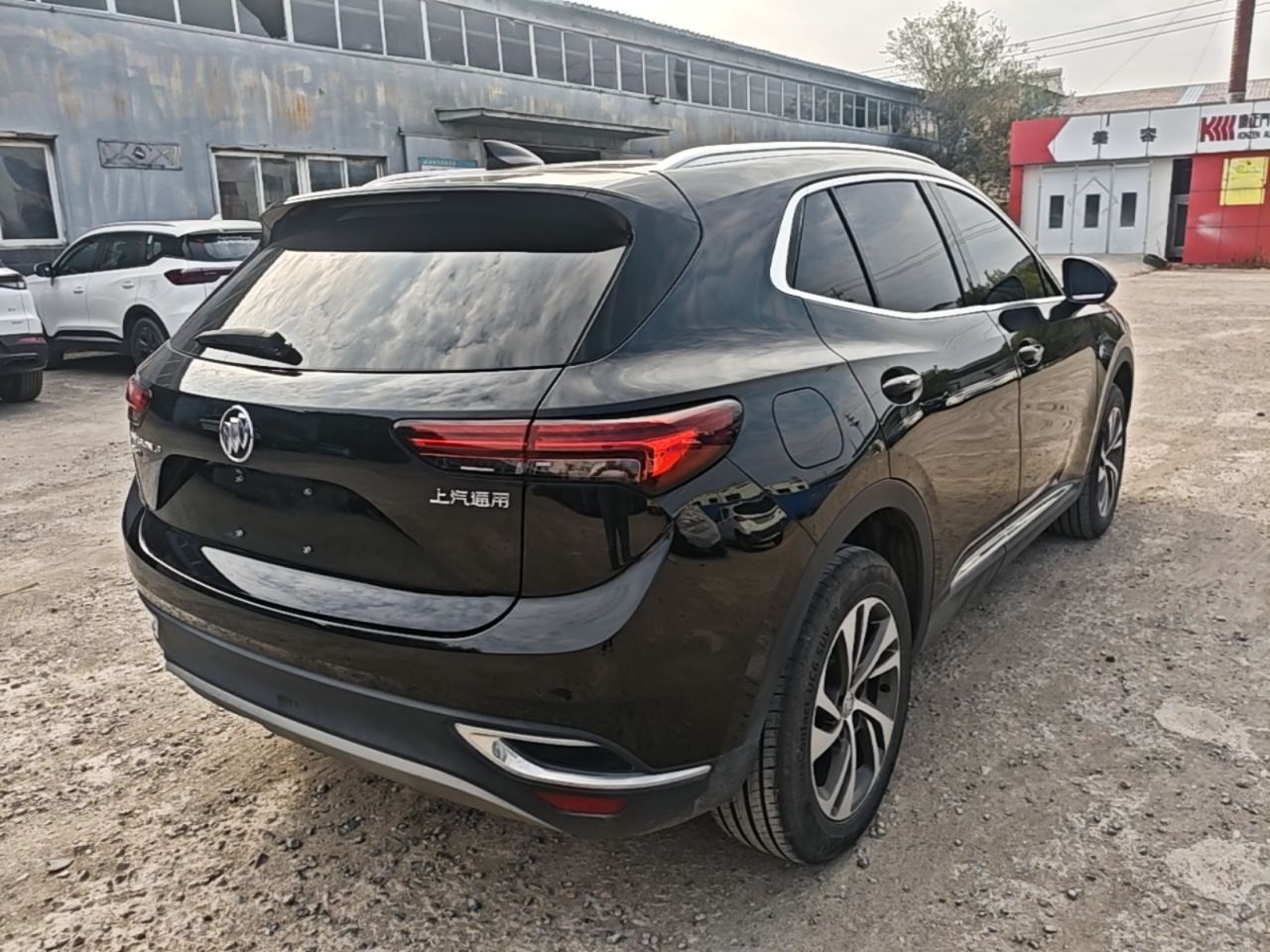 2023 Envision S 652T RWD Luxury photo 4