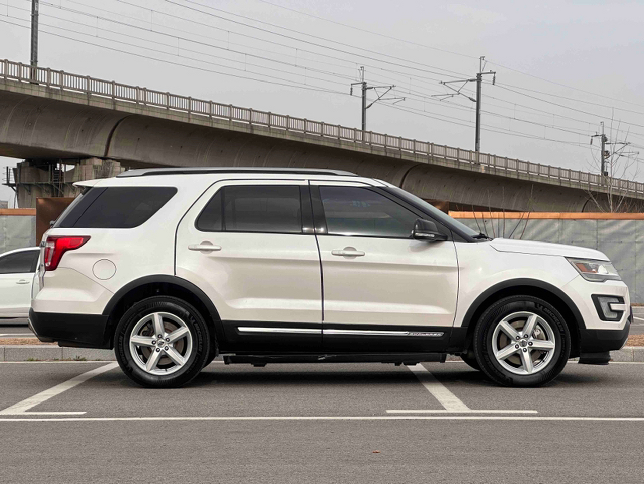 Explorer Imported 2017 2.3T photo 4