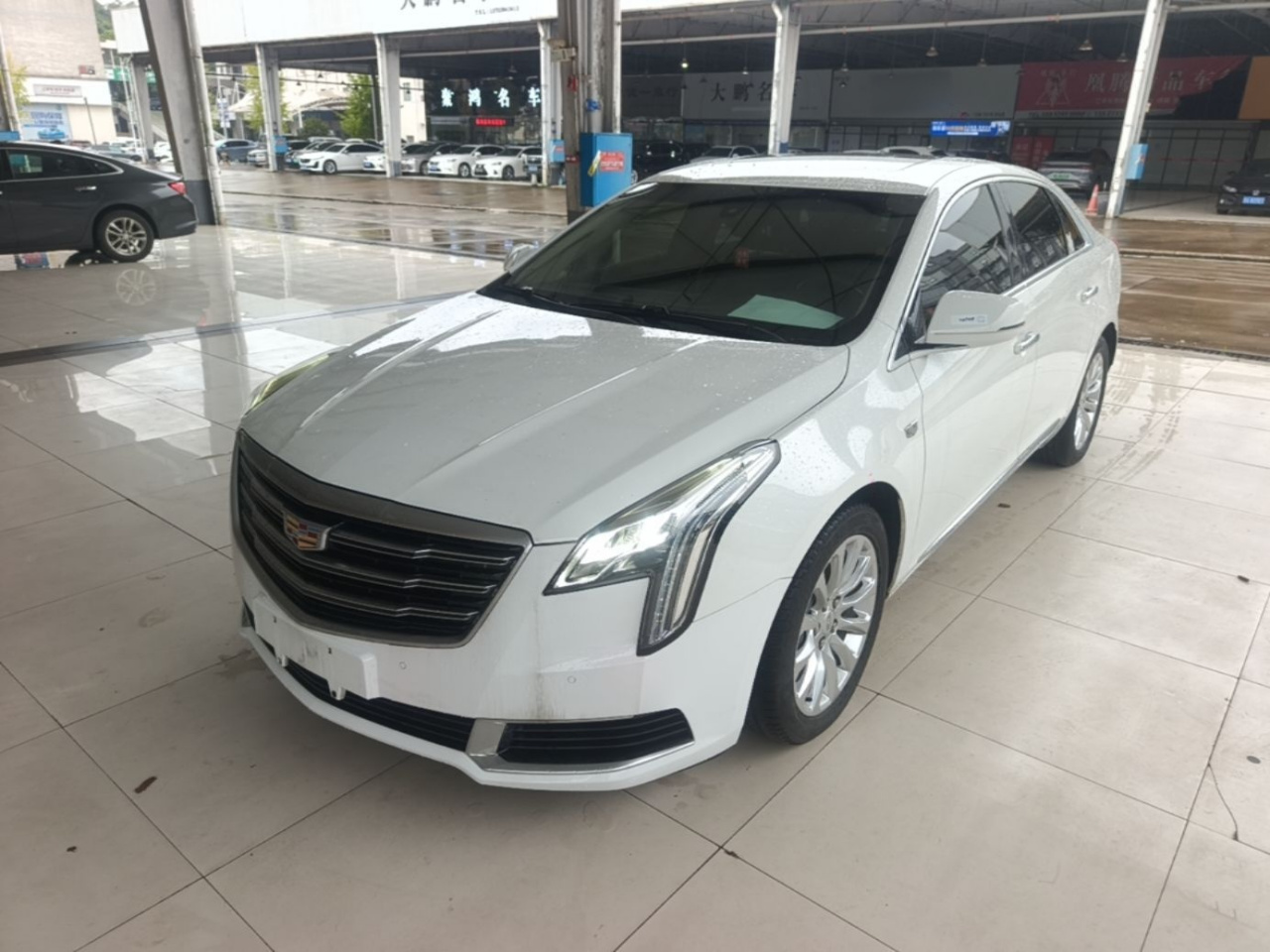 XTS 2018 28T Tech