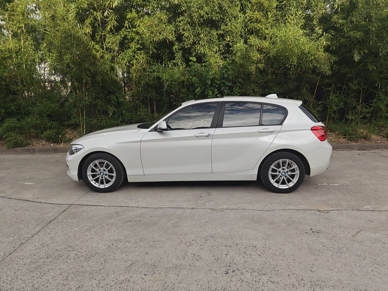 1 Series Imported 2018 118i Leading photo 4