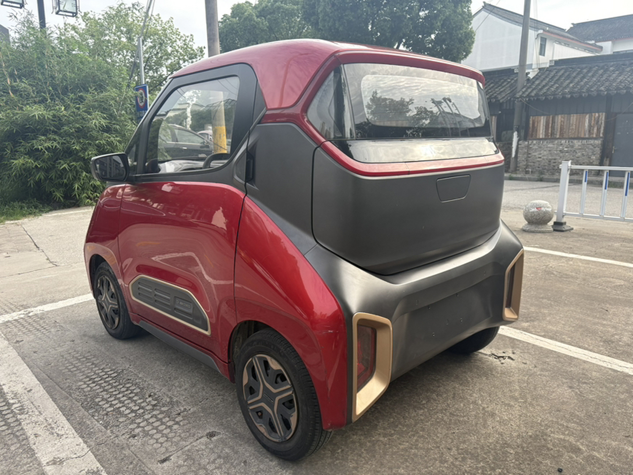 E200 2018 photo 3