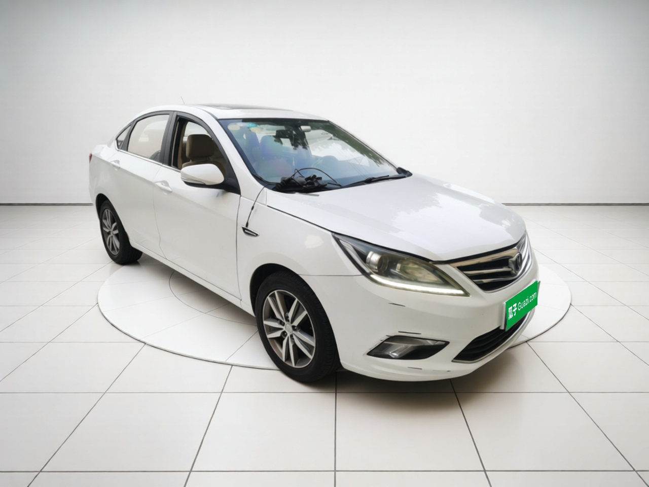 Eado 2015 1.6L AT Luxury photo 3
