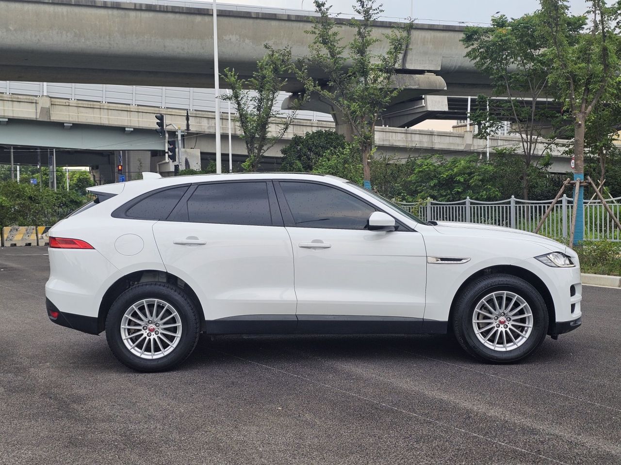 F-PACE 2018 2.0T AWD Exclusive photo 3