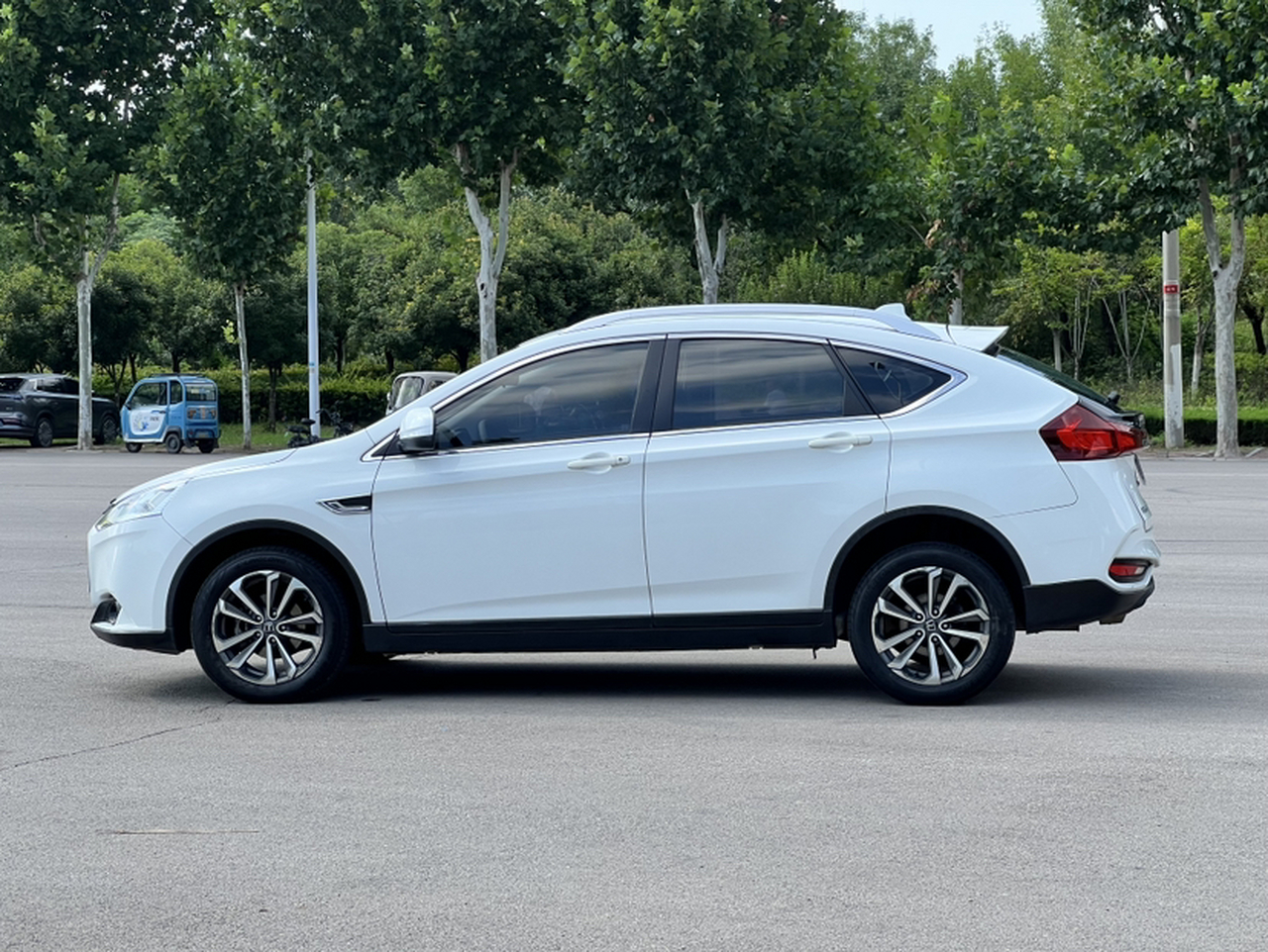 Luxgen 6 SUV 2017 Facelift 1.6T photo 4
