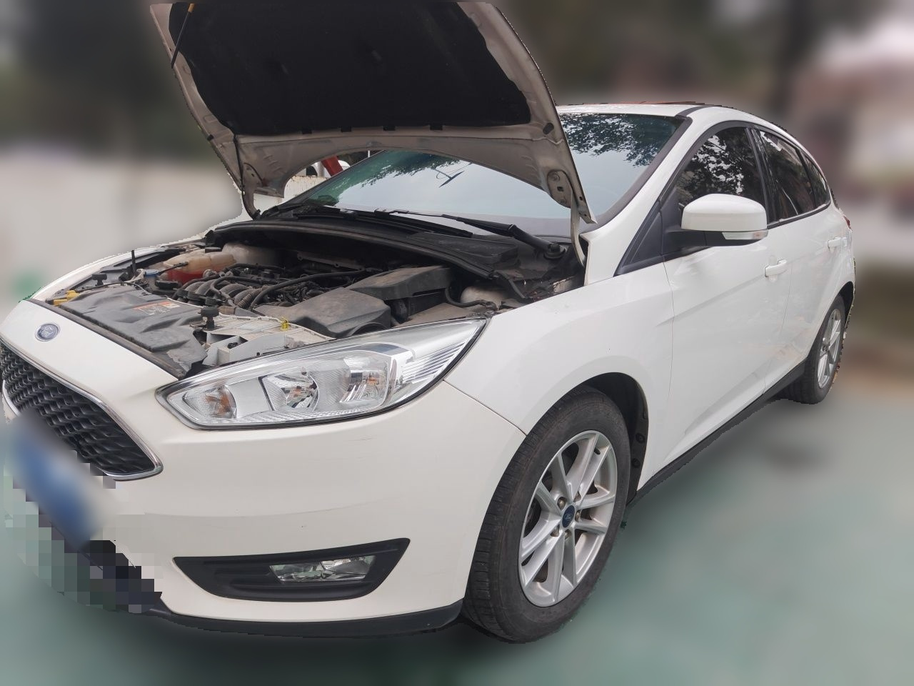 Focus 2018 Hatchback Classic 1.6L MT Fashion